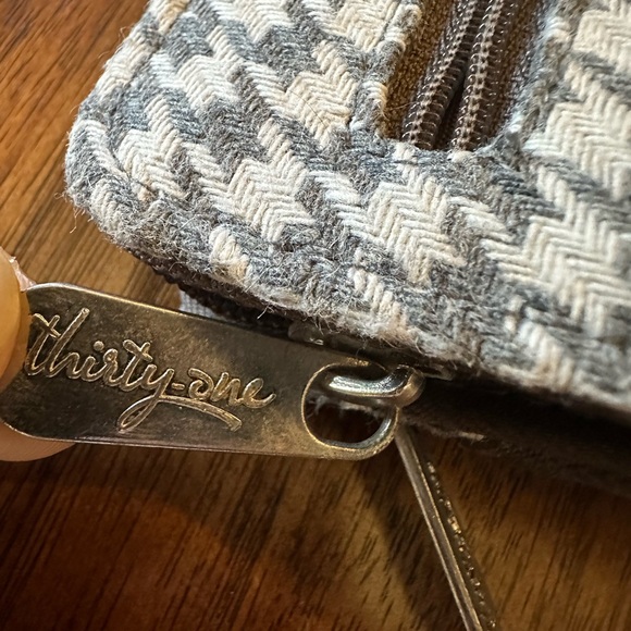 Houndstooth thirty-one wallet in great condition - Picture 7 of 7